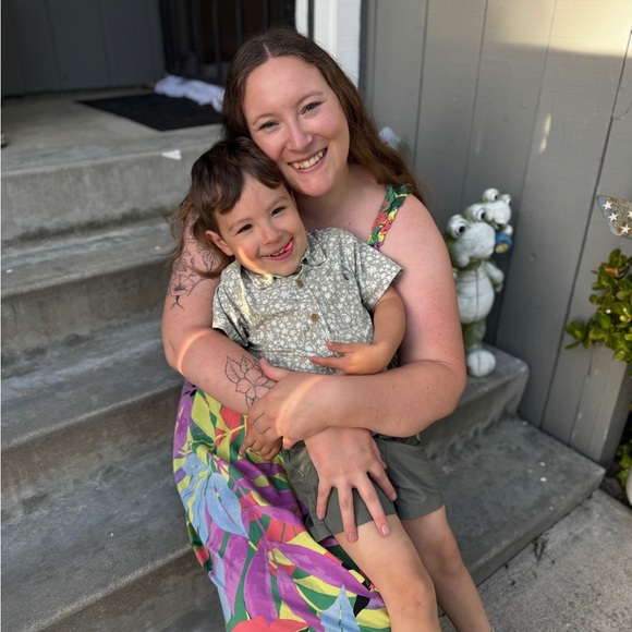 Meet your Posher, Alex - Picture 2 of 3